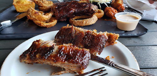 Montana's BBQ & Bar