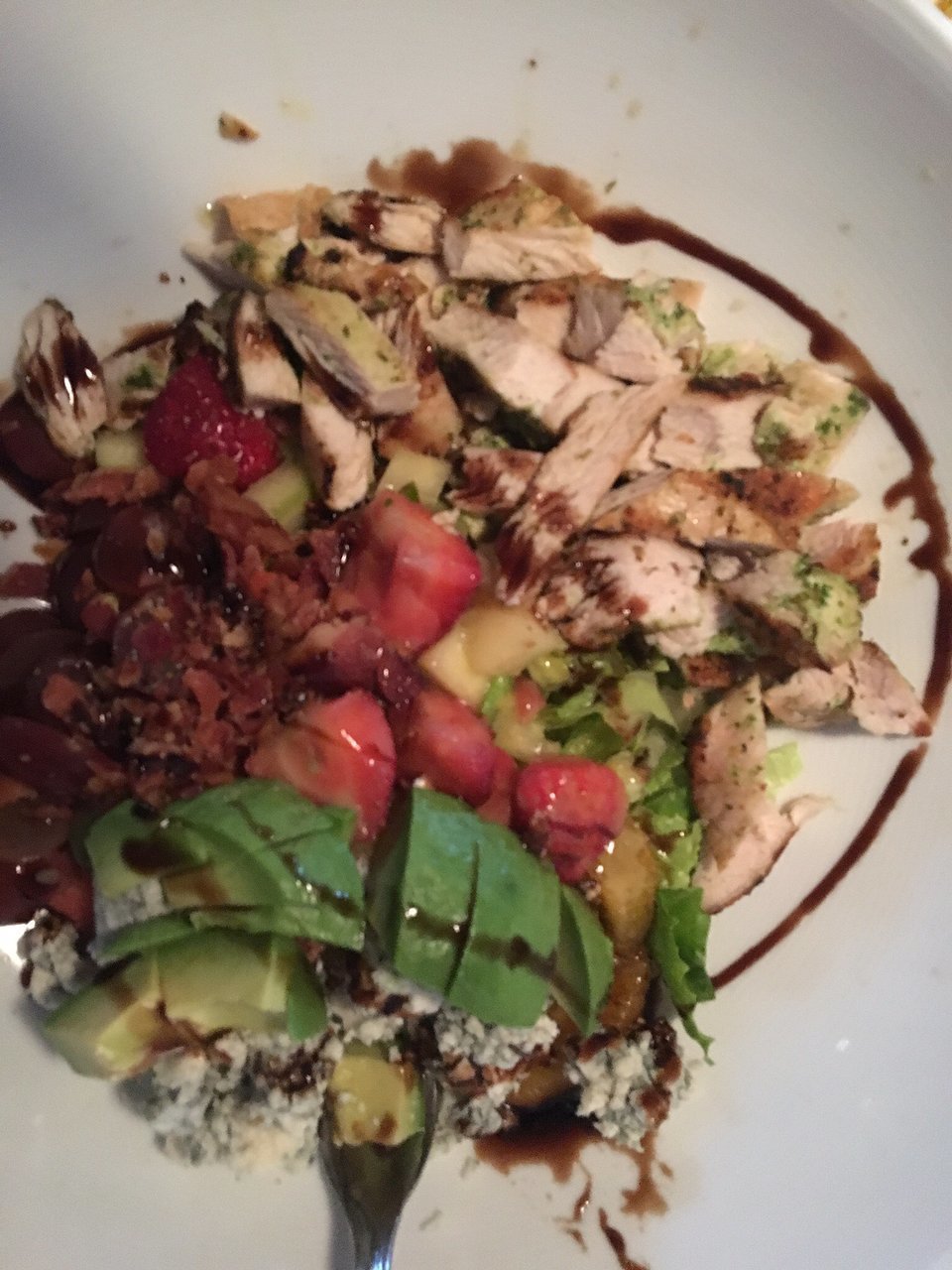 Oli's Fashion Cuisine & Bar