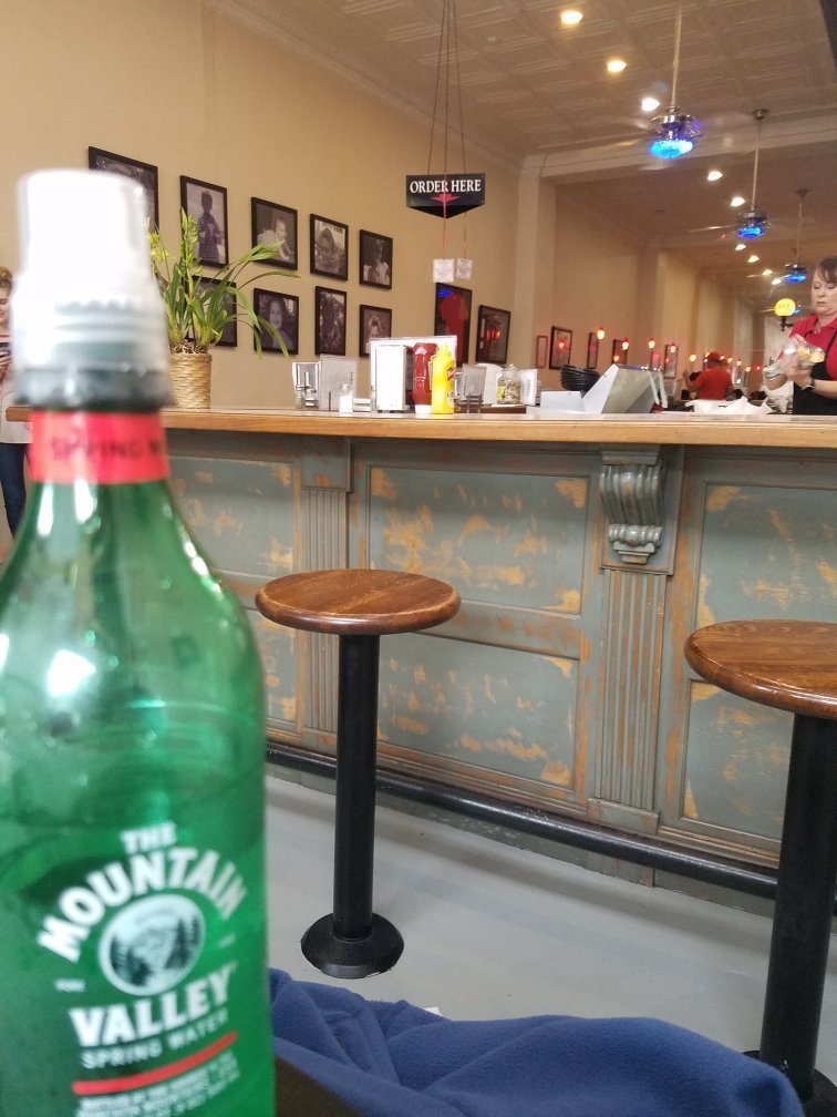 BubbaLu's Bodacious Burgers & Classy Dogs