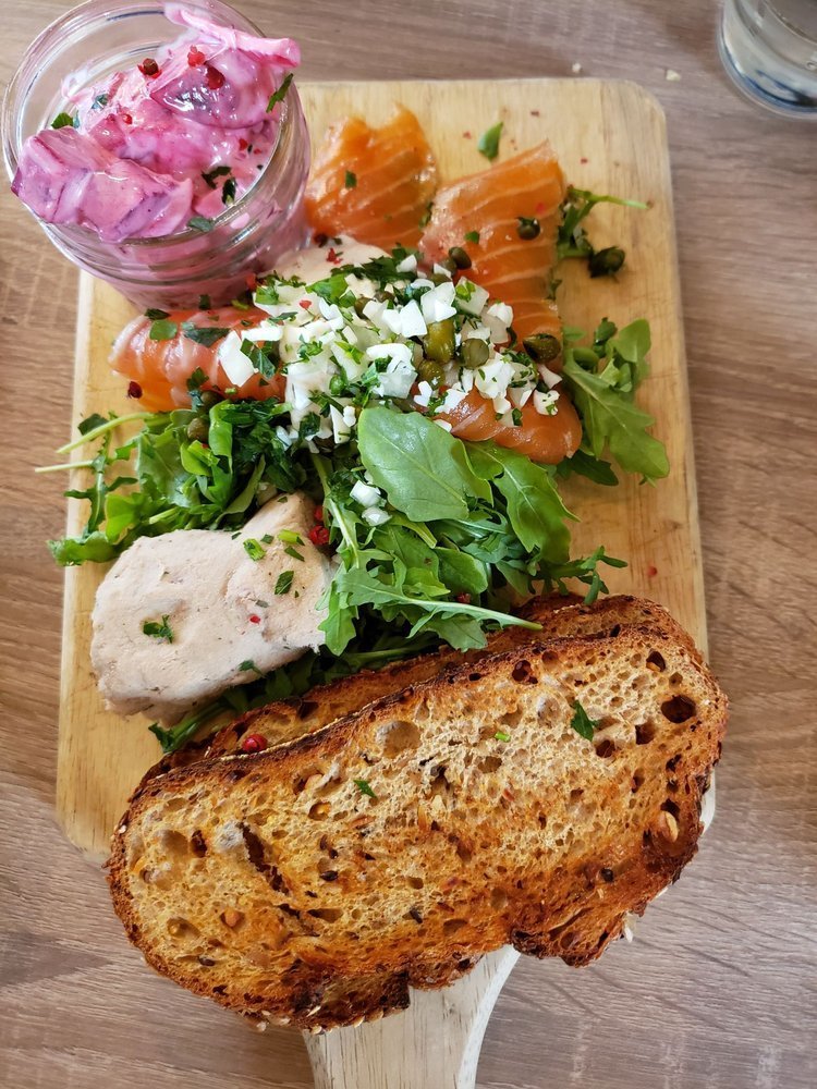 Nonnie's Bistro