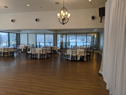 Stanley Thompson Lounge & Bertram Pub