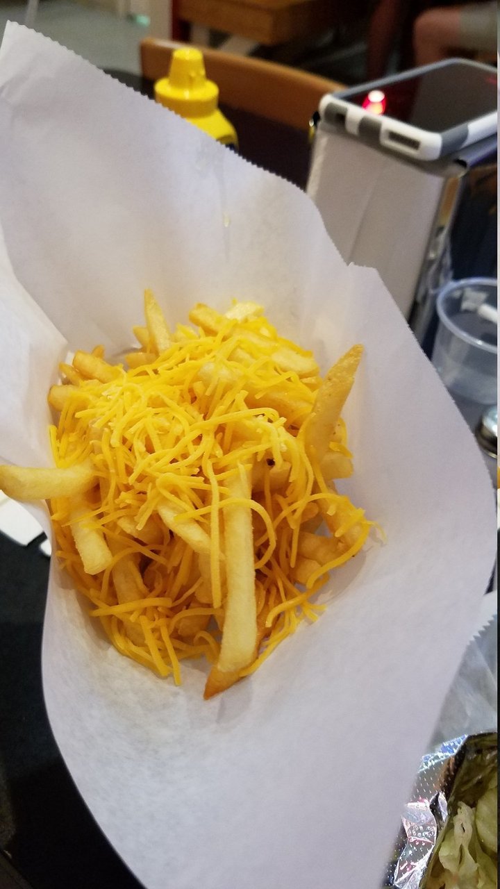 BubbaLu's Bodacious Burgers & Classy Dogs