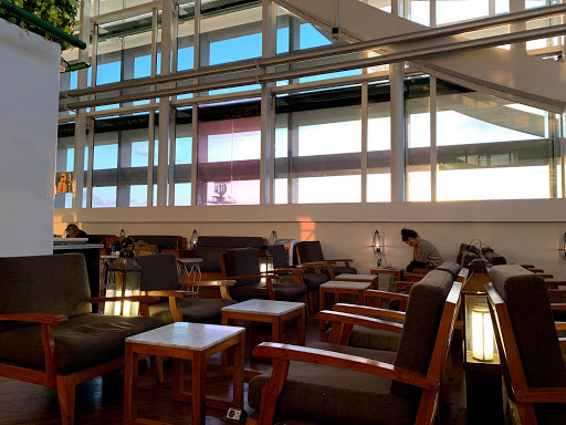 T/G Lounge