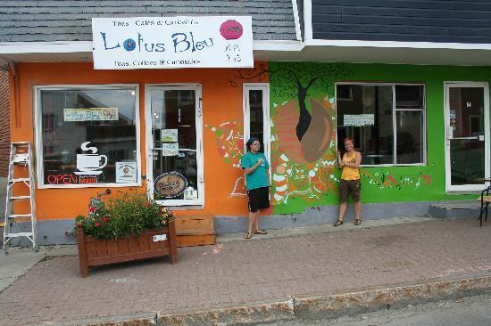 Lotus Bleu Cafe