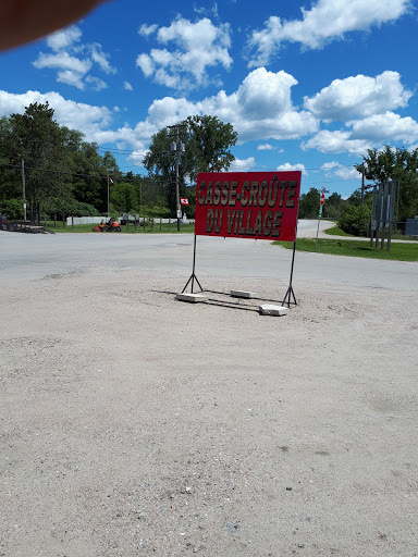 Casse Croute Du Village