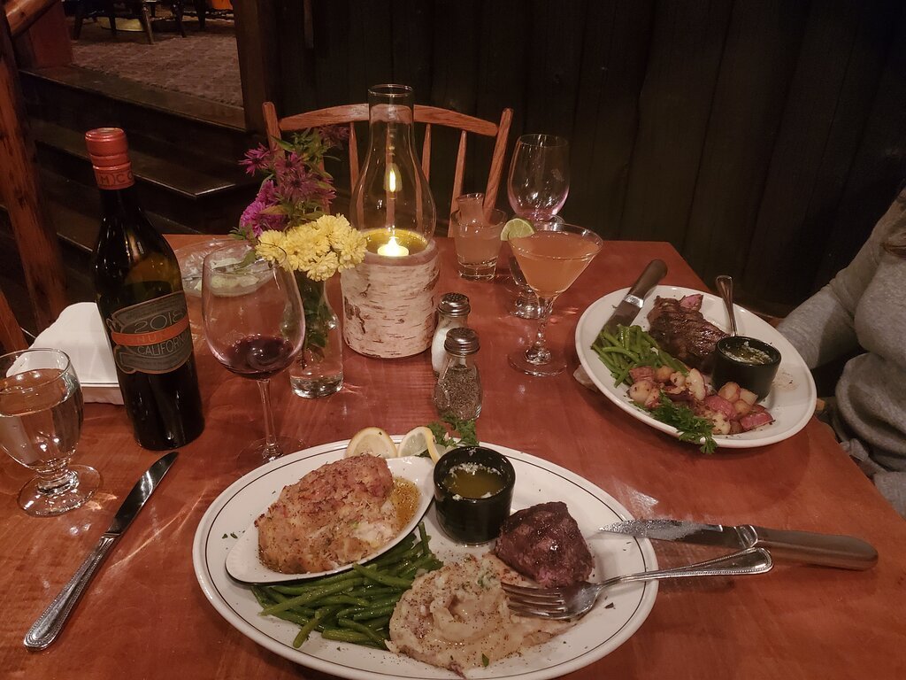 Rainbow Grille & Tavern