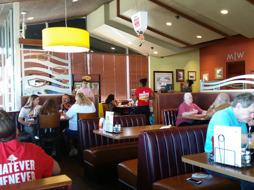 Dennys Restaurant & Bar