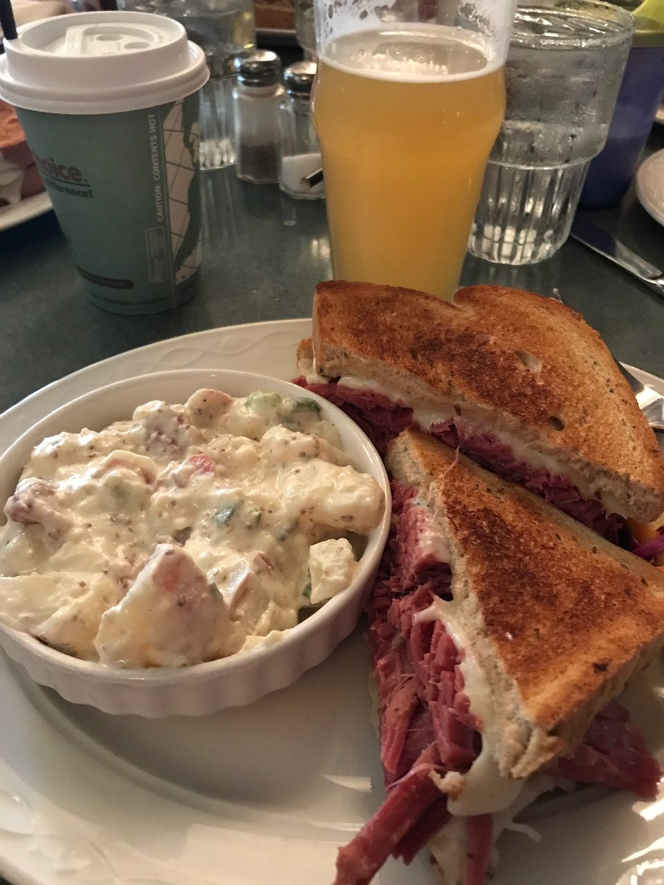 County Clare Pub and Restaurant