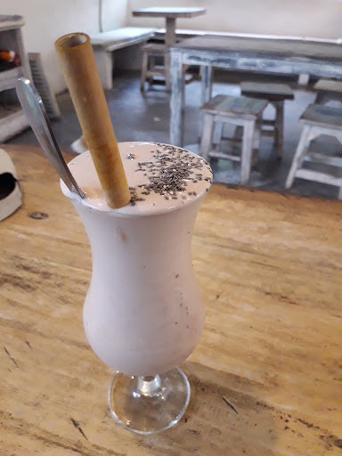 Sunny Cafe Penida