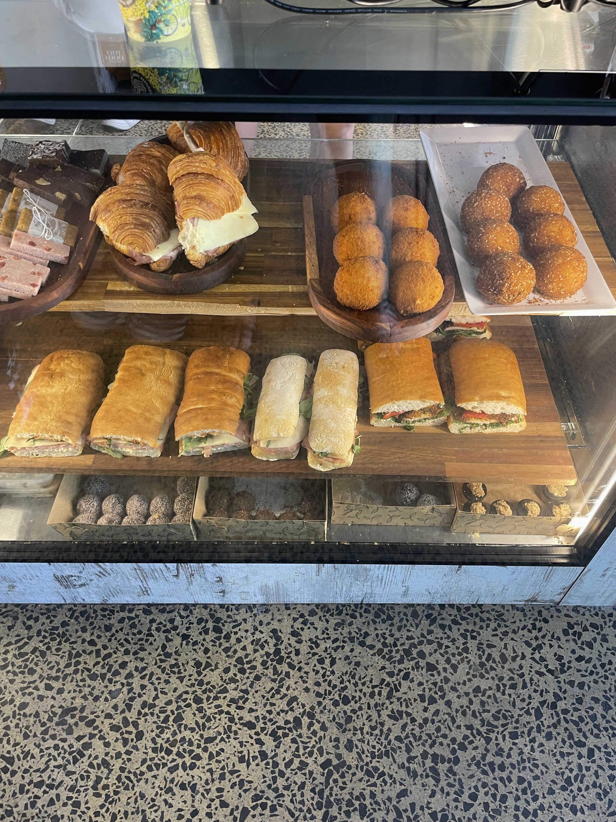 Deli On Lloyd