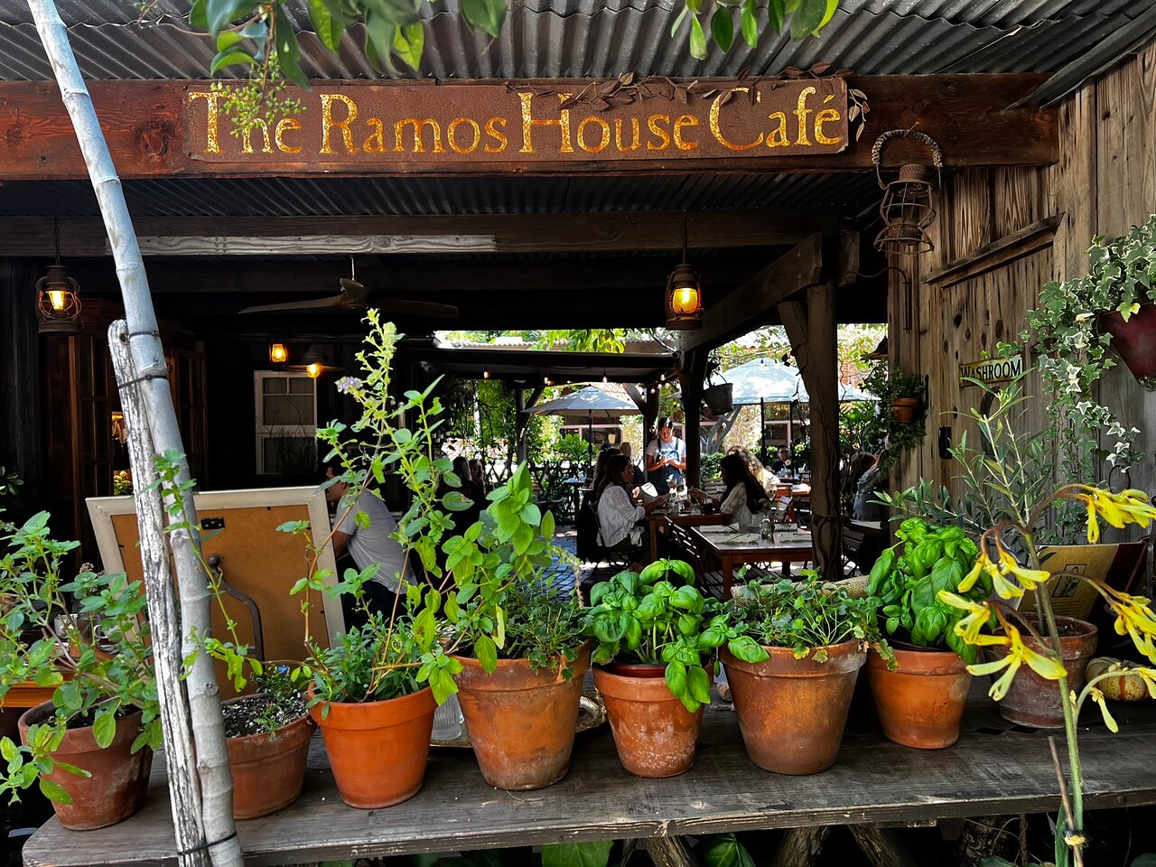 Ramos House Cafe