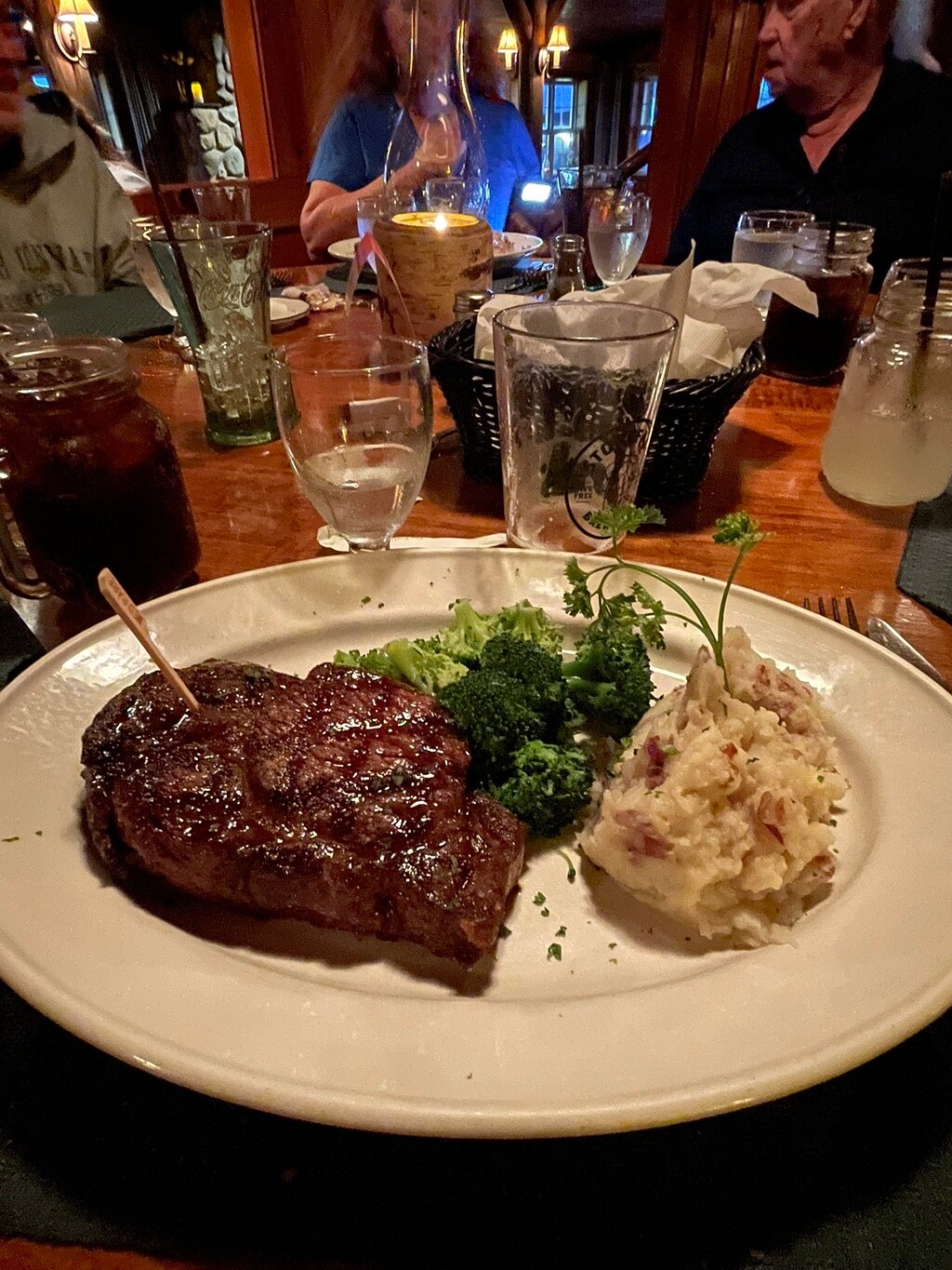 Rainbow Grille & Tavern