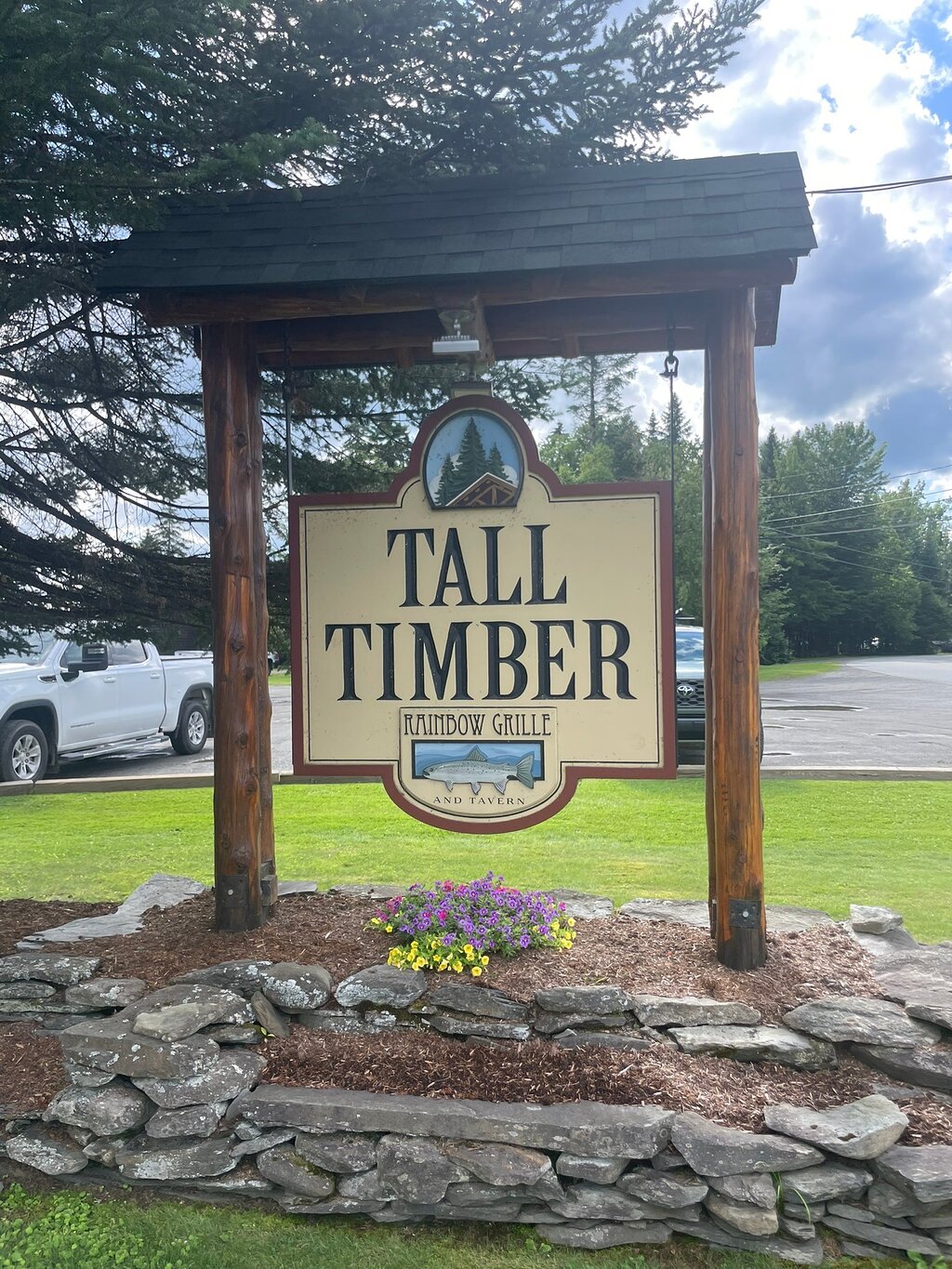 Rainbow Grille & Tavern