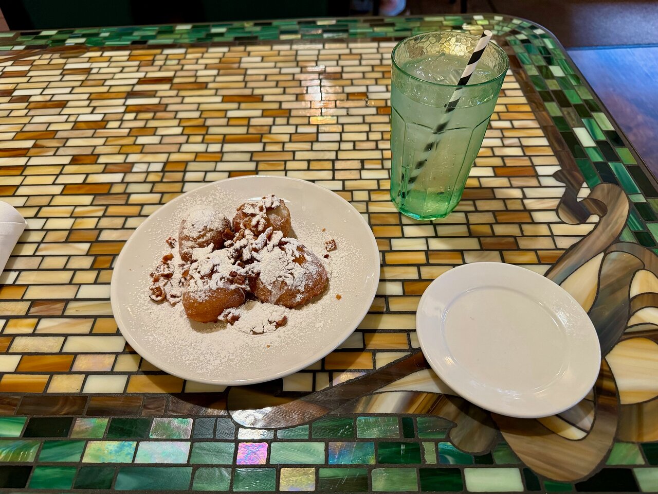 Cafe Nouveau