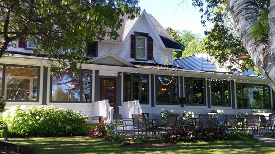 Little Traverse Inn & Pub