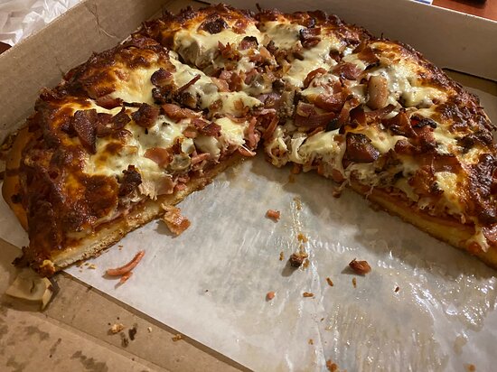 Tom's Pizza & Restaurant