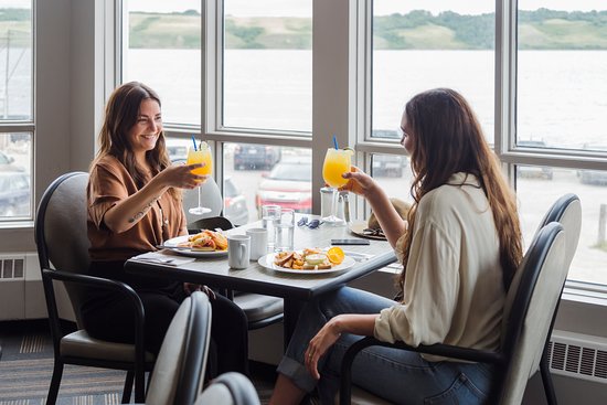 Water's Edge Restaurant