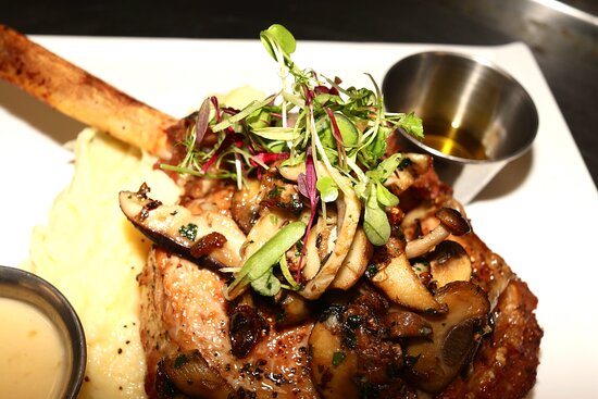 Oli's Fashion Cuisine & Bar