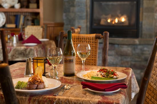 Cambria Pines Lodge Restaurant