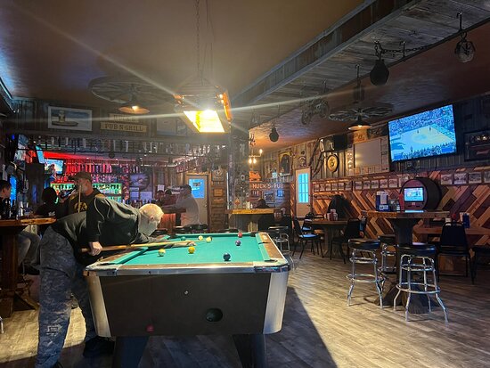 Hucks Pub & Grill