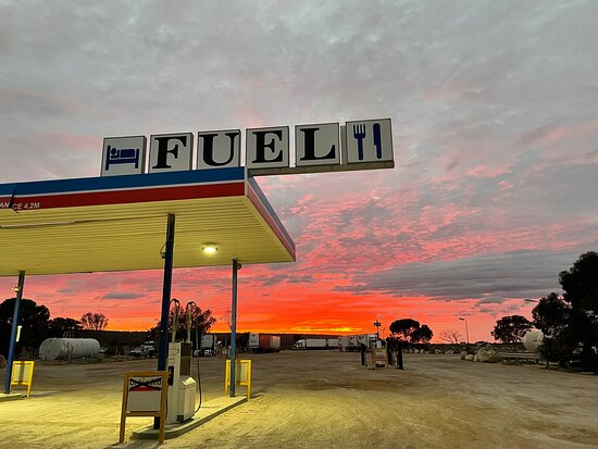Mundrabilla Roadhouse