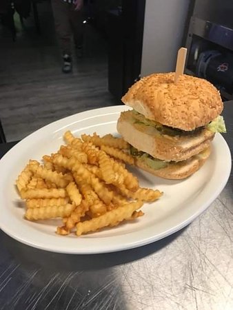 Tipsy’s Sports Lounge