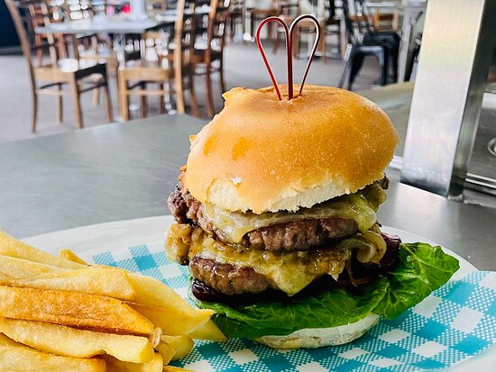 Dooleys Springsure Tavern and Motel