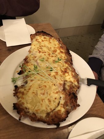 Mount Remarkable Hotel Restaurant