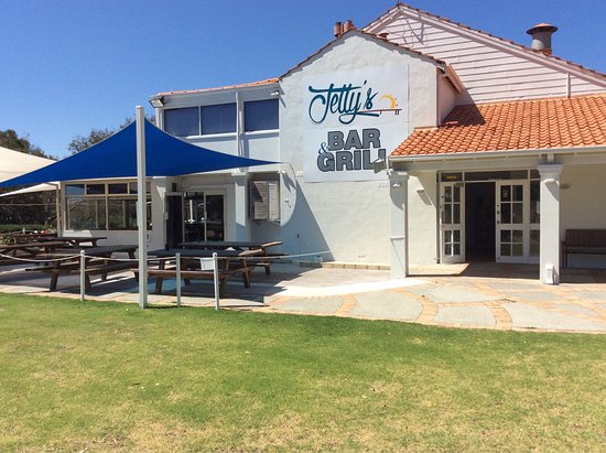 Jetty’s Bar and Grill