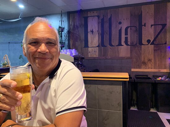 Elliotz Restaurant