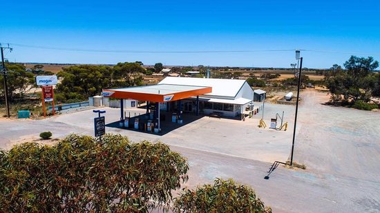 Golden Wattle Mogas Roadhouse