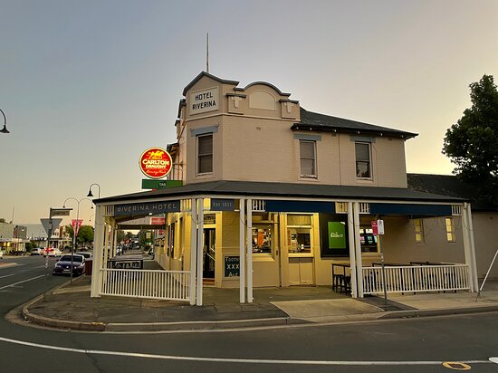 The Riverina Hotel