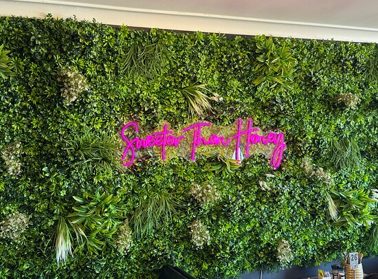 The Busy Bee Cafe & Catering