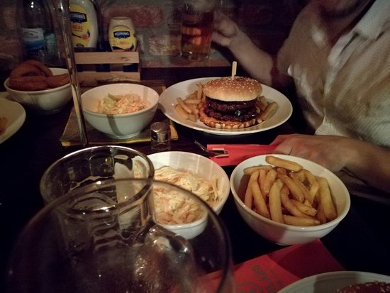 Woodland Bar Restaurant