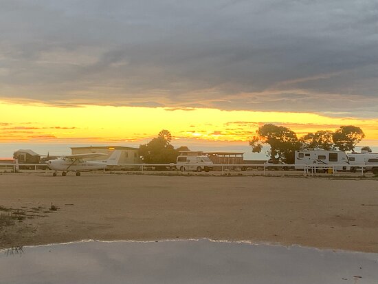 Nullabor Roadhouse