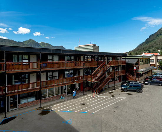Driftwood Lodge