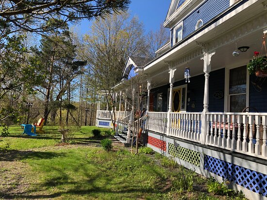 Wickwire House Bed And Breakfast