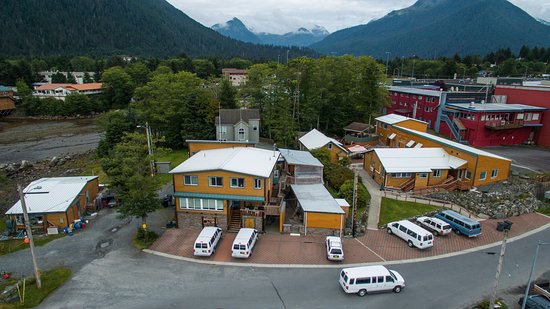 Wild Strawberry Lodge