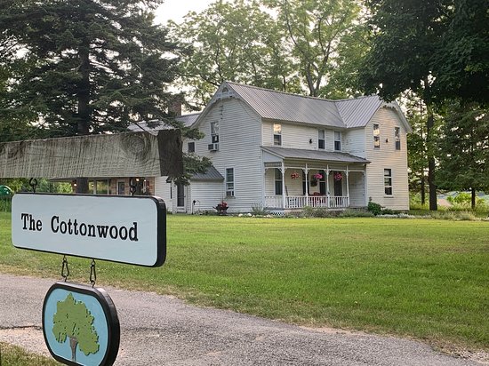 Cottonwood Inn