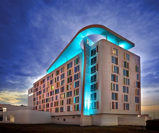 Renaissance Edmonton Airport Hotel