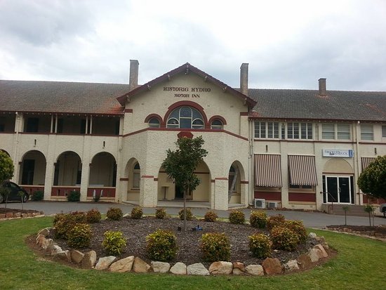 Historic Hydro Motor Inn