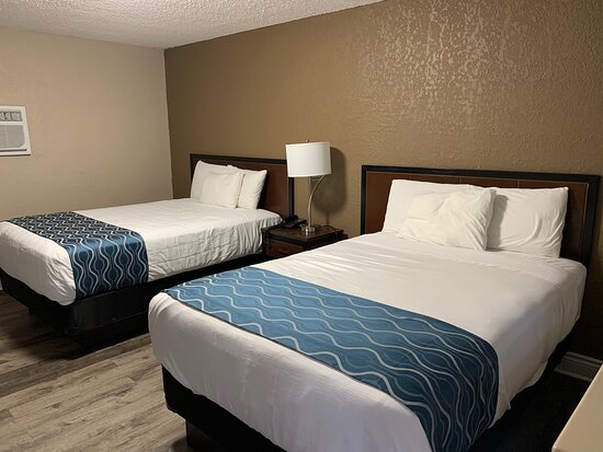 Champlain Motor Inn
