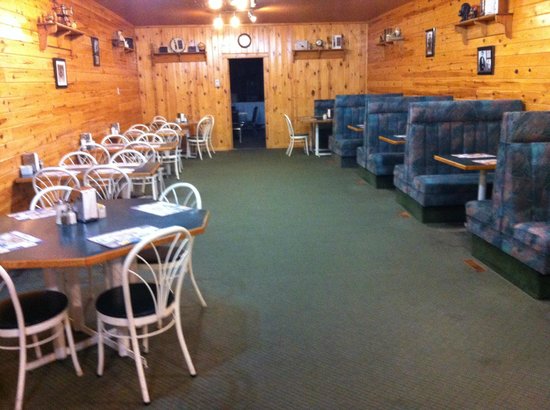 Hotel 105 Bar and Grill