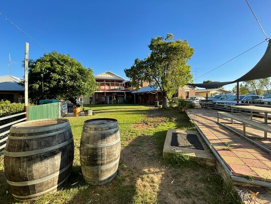 Hillston Club House Hotel