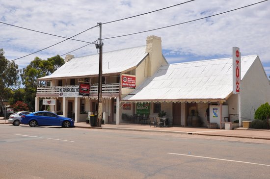Mount Remarkable Hotel Motel