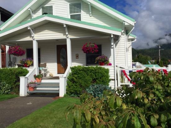 Rooney's Roost Bed & Breakfast