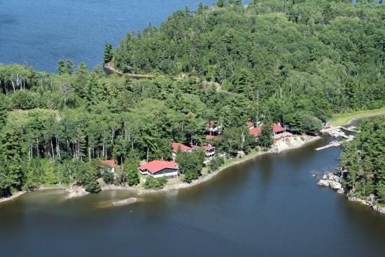 Crow Rock Lodge
