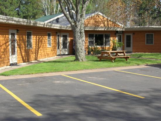 Pinewood Motel