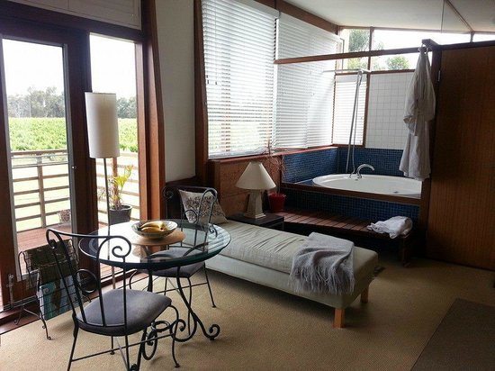 Bettenays Wines and Accommodation
