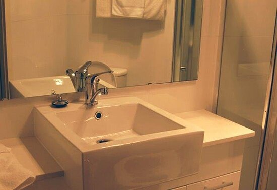 Francis Phillip Motor Inn & The Lodge Serviced Apartments